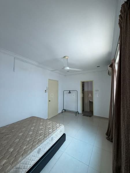 3-storey Terraced House for Rent in Batu Caves (Selangor) - Afiq Iqbal - Bedroom - PropertyGuru.com.my
