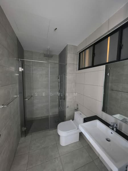 Servis Apartment untuk Dijual di The Sentral Suites - Selvam . - Bathroom - PropertyGuru.com.my