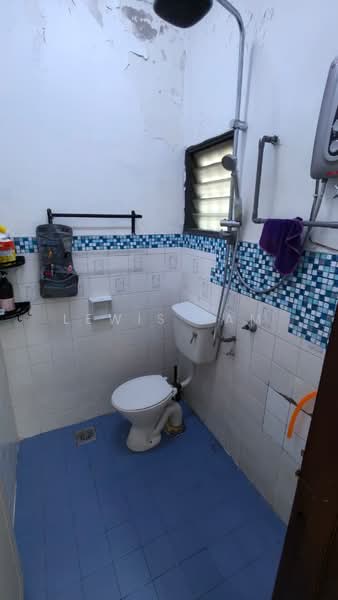 2-storey Terraced House for Sale in BANDAR PUCHONG JAYA (Puchong) - Lewis Tam - Bathroom - PropertyGuru.com.my
