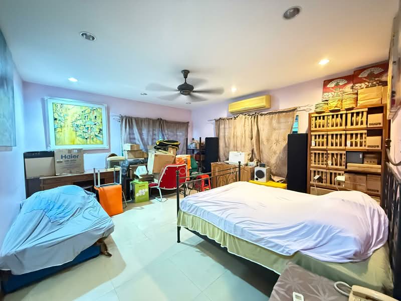 Bungalow for Sale in Country Heights (Kajang) - ChaoLim . - Bedroom - PropertyGuru.com.my