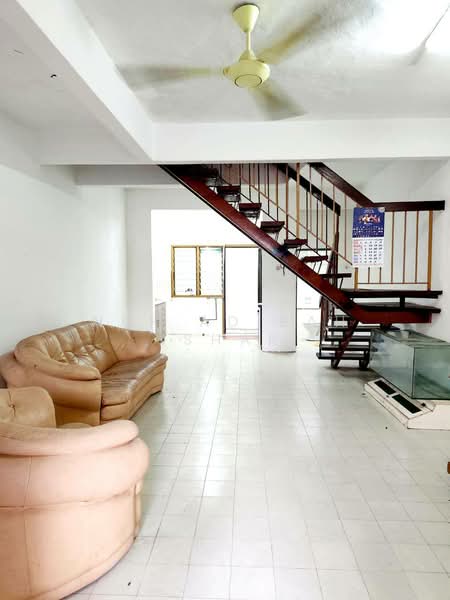 Rumah Teres 2 Tingkat untuk Dijual di Batu Caves (Selangor) - Nur Adibah Ishak - Living Room - PropertyGuru.com.my