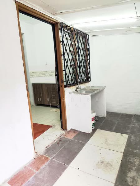 Rumah Teres 2 Tingkat untuk Dijual di Batu Caves (Selangor) - Nur Adibah Ishak - Kitchen - PropertyGuru.com.my