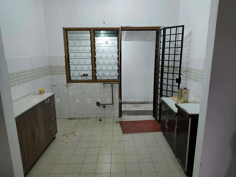 Rumah Teres 2 Tingkat untuk Dijual di Batu Caves (Selangor) - Nur Adibah Ishak - Kitchen - PropertyGuru.com.my