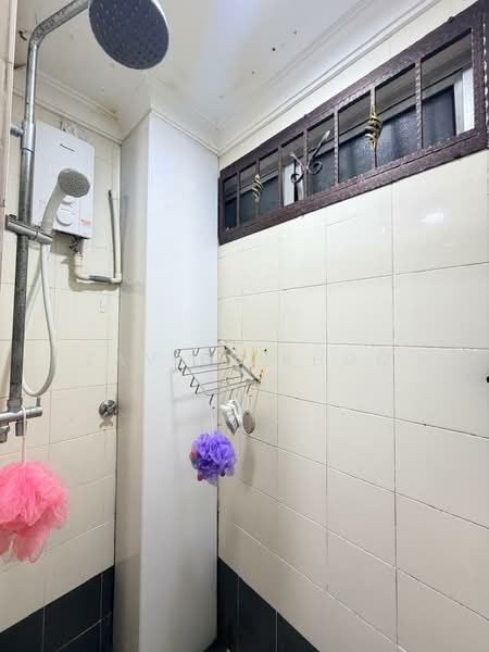 Service Residence for Sale at The Embassy (Bangunan Duta Impian) - ZAVIER KHOO - Bathroom - PropertyGuru.com.my