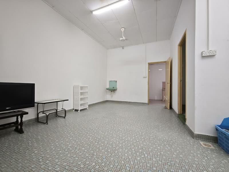 1-storey Terraced House for Sale in Taman Sin Hoe (Bukit Baru) - Min Yee Chin - Living Room - PropertyGuru.com.my