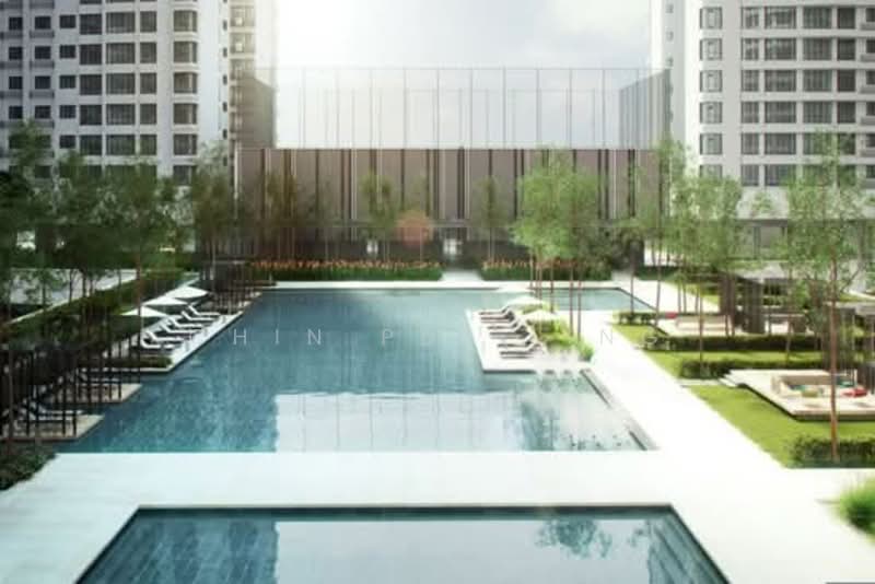 Servis Apartment untuk Dijual di KL Traders Square - Chin Pey Ling - Pool - PropertyGuru.com.my