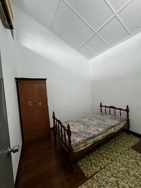 Rumah Teres 1.5 Tingkat untuk Disewa di Taman Molek (Johor Bahru) - Chloe Chin - Bedroom - PropertyGuru.com.my