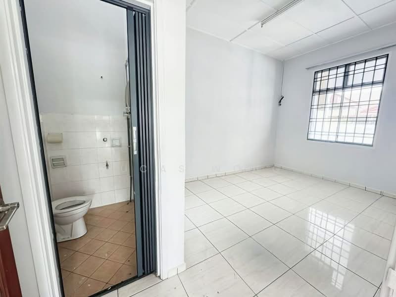 Rumah Teres 1 Tingkat untuk Disewa di Taman Setia Indah (Tebrau) - Lucas Wong - Bathroom - PropertyGuru.com.my