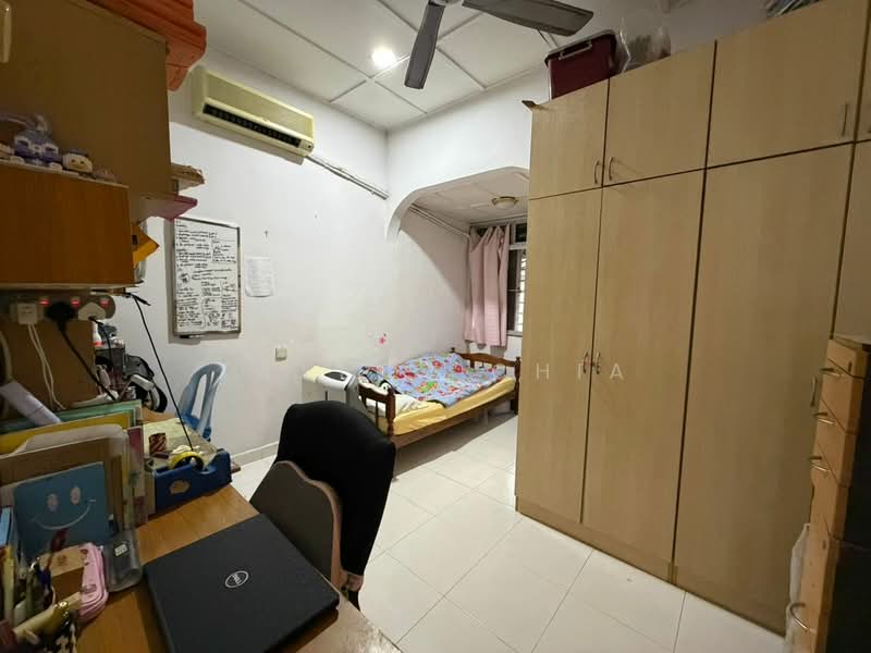 1-storey Terraced House for Sale in Pandan Perdana (Cheras) - Taylor Chia - Bedroom - PropertyGuru.com.my