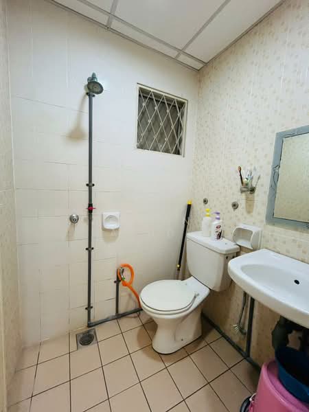 Kondominium untuk Disewa di Kondominium Kristal - Zuraina Rajudin - Bathroom - PropertyGuru.com.my
