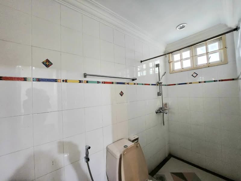 Semi-Detached House for Sale in Taman Pelangi (Johor Bahru) - William Tay - Bathroom - PropertyGuru.com.my