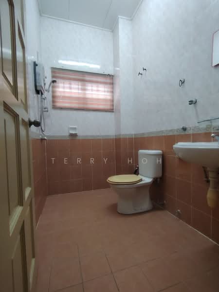 Semi-Detached House for Sale in Bandar Puteri Puchong (Puchong) - Terry Hoh - Bathroom - PropertyGuru.com.my