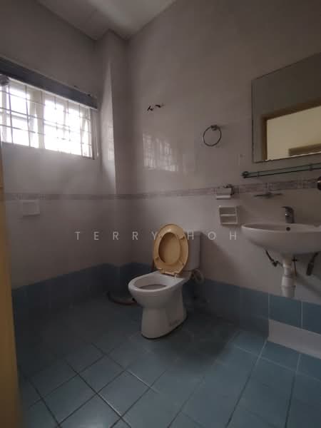 Semi-Detached House for Sale in Bandar Puteri Puchong (Puchong) - Terry Hoh - Bathroom - PropertyGuru.com.my