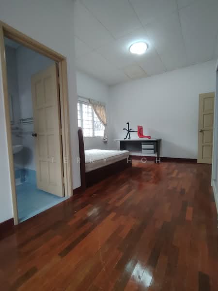 Semi-Detached House for Sale in Bandar Puteri Puchong (Puchong) - Terry Hoh - Bedroom - PropertyGuru.com.my
