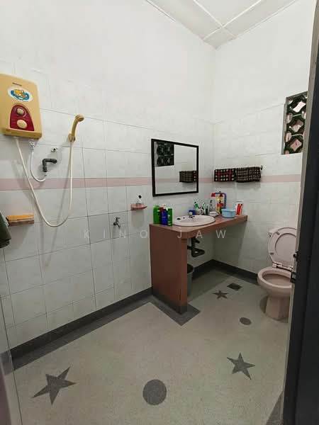 Semi-Detached House for Sale in Taman Kota Kulai (Kulai) - Kino Jaw - Bathroom - PropertyGuru.com.my