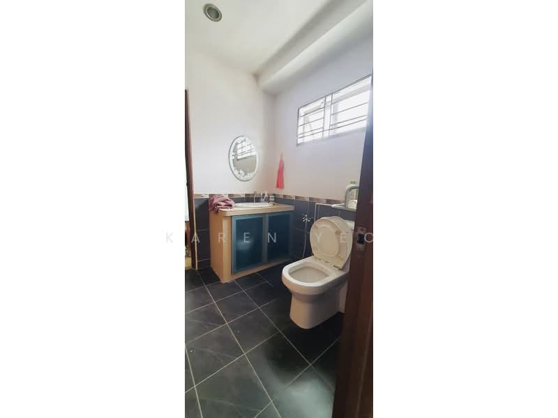 Rumah Teres 2 Tingkat untuk Dijual di Johor Bahru (Johor) - Karen Yeo - Bathroom - PropertyGuru.com.my
