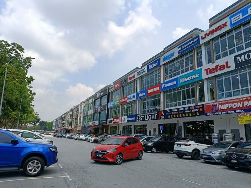 Shop for Rent in Taman Sutera Utama (Skudai) - Shi Ting - Exterior - PropertyGuru.com.my