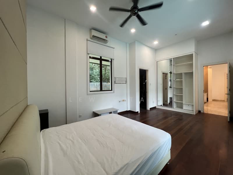 Bungalow for Sale in Seri Kembangan (Selangor) - Lewis Tam - Bedroom - PropertyGuru.com.my