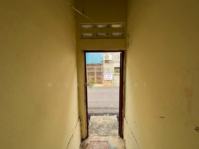 Rumah Teres 1 Tingkat untuk Dijual di SS15 (Subang Jaya) - Michelle Lai - Entrance - PropertyGuru.com.my