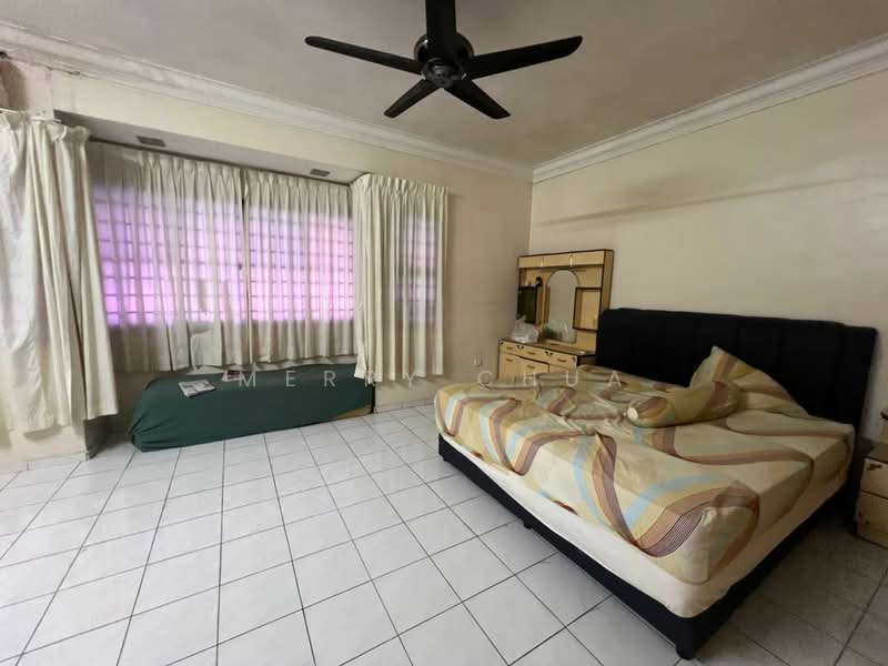 Rumah Teres 2 Tingkat untuk Disewa di Taman Putri Kulai (Kulai) - Merry Chua - Bedroom - PropertyGuru.com.my