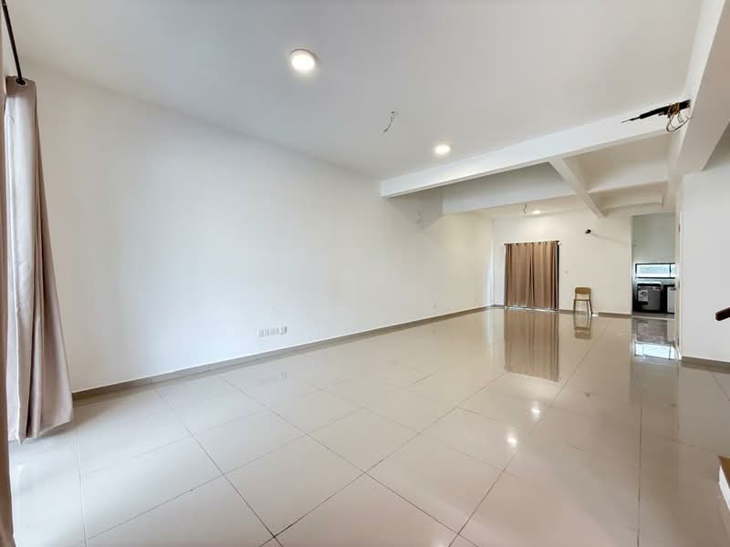 Rumah Teres 2 Tingkat untuk Disewa di Dengkil (Selangor) - SY Lee - Living Room - PropertyGuru.com.my