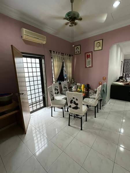 Rumah Teres 1 Tingkat untuk Dijual di Ulu Tiram (Johor) - Merry Chua - Dining Room - PropertyGuru.com.my