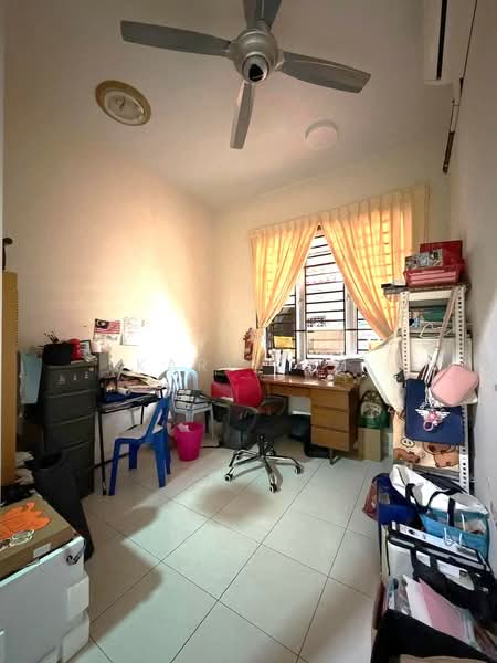 Cluster House for Sale in Taman Gaya (Ulu Tiram) - Karl Lim - Study - PropertyGuru.com.my