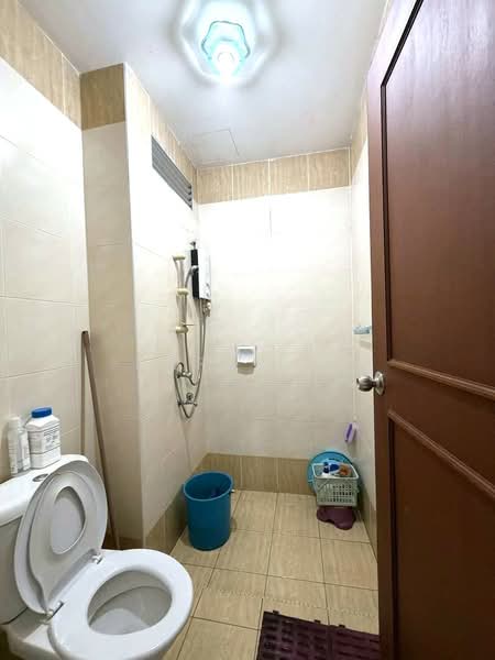 Cluster House for Sale in Taman Gaya (Ulu Tiram) - Karl Lim - Bathroom - PropertyGuru.com.my