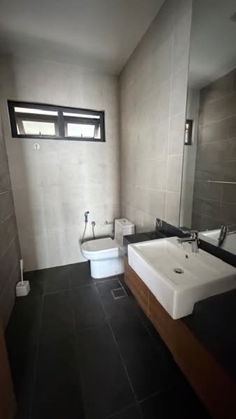 Condominium for Rent at Harrington Suites - Ivy Lim - Bathroom - PropertyGuru.com.my