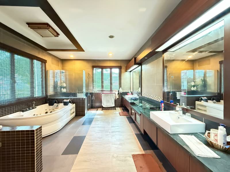 Bungalow for Sale in Country Heights (Kajang) - ChaoLim . - Bathroom - PropertyGuru.com.my