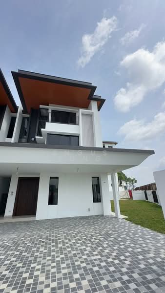 3.5-storey Terraced House for Sale in Setia Alam (Selangor) - Angus Yong - Exterior - PropertyGuru.com.my