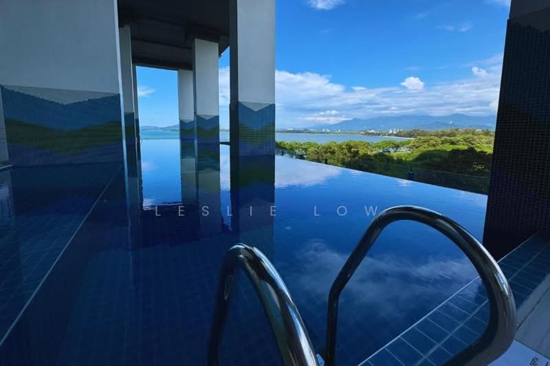 Servis Apartment untuk Dijual di Bay Suites - Leslie Low - Pool - PropertyGuru.com.my