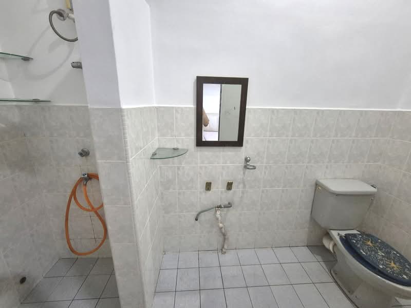 Rumah Teres 1.5 Tingkat untuk Dijual di Taman Pelangi Indah (Ulu Tiram) - Kino Jaw - Bathroom - PropertyGuru.com.my