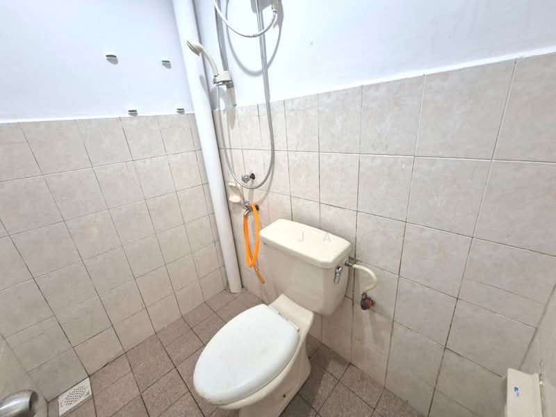 Rumah Teres 1.5 Tingkat untuk Dijual di Taman Pelangi Indah (Ulu Tiram) - Kino Jaw - Bathroom - PropertyGuru.com.my
