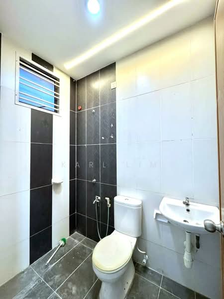 2-storey Terraced House for Sale in Taman Bestari Indah (Ulu Tiram) - Karl Lim - Bathroom - PropertyGuru.com.my