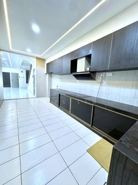 2-storey Terraced House for Sale in Taman Bestari Indah (Ulu Tiram) - Karl Lim - Kitchen - PropertyGuru.com.my