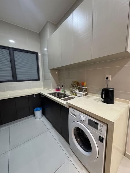 Condominium for Rent at Kings Bay @ Country Garden Danga Bay - Eldwin Soh - Kitchen - PropertyGuru.com.my