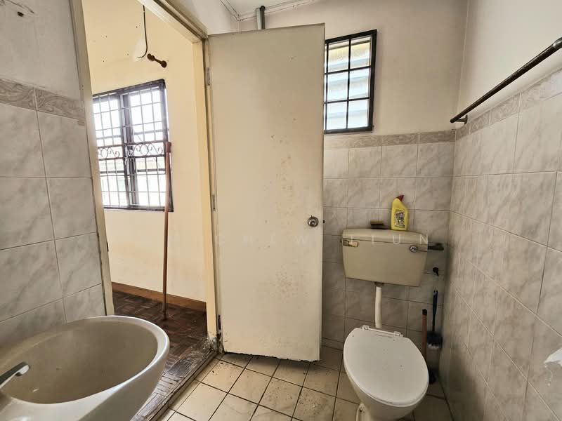 Rumah Teres untuk Dijual di Batu 9 (Cheras) - Tan Chew Jiun - Bathroom - PropertyGuru.com.my