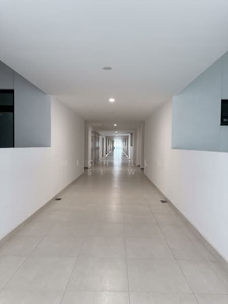 Servis Apartment untuk Disewa di Serviced Residence @ The Louvre @ Country Heights - Michelle Siow - Corridor - PropertyGuru.com.my