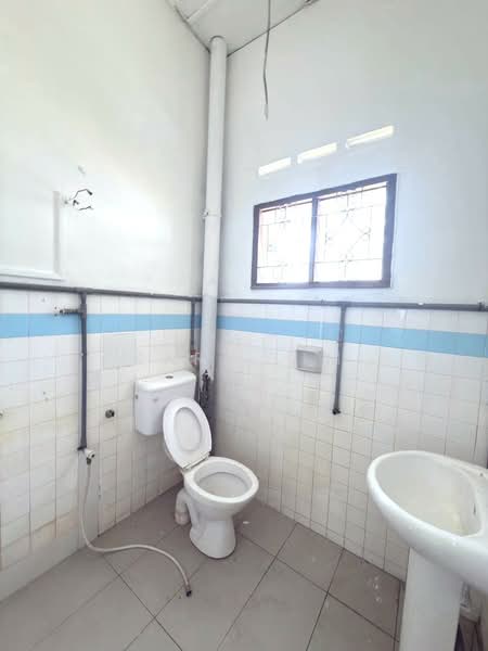 Rumah Berkembar untuk Dijual di Taman Sentosa (Johor Bahru) - Karl Lim - Bathroom - PropertyGuru.com.my