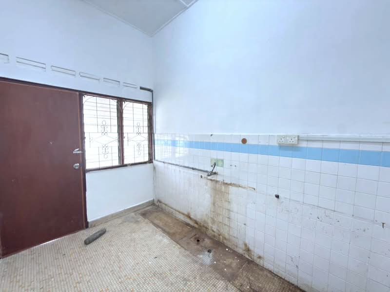 Rumah Berkembar untuk Dijual di Taman Sentosa (Johor Bahru) - Karl Lim - Kitchen - PropertyGuru.com.my