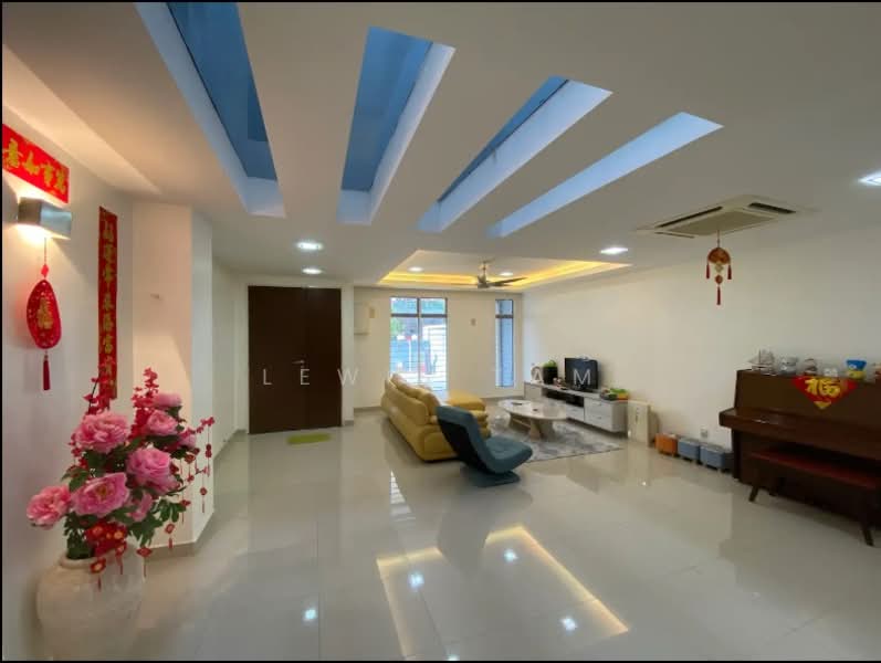 Rumah Teres 2.5 Tingkat untuk Dijual di Taman Bukit Serdang (Seri Kembangan) - Lewis Tam - PropertyGuru.com.my