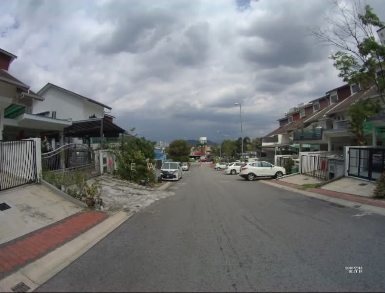 Rumah Teres 2.5 Tingkat untuk Dijual di Taman Bukit Serdang (Seri Kembangan) - Lewis Tam - PropertyGuru.com.my