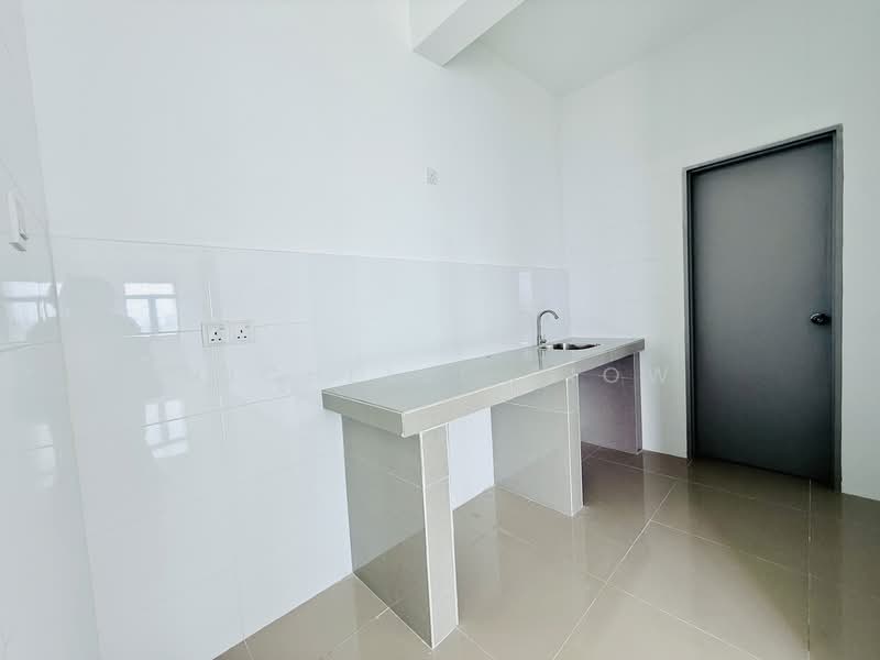 Servis Apartment untuk Disewa di Serviced Residence @ The Louvre @ Country Heights - Michelle Siow - Kitchen - PropertyGuru.com.my
