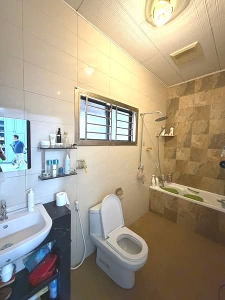 Rumah Banglo untuk Dijual di Taman Kebun Teh (Johor Bahru) - Kino Jaw - Bathroom - PropertyGuru.com.my