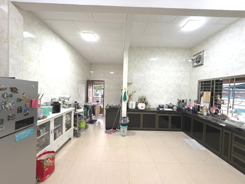 Rumah Banglo untuk Dijual di Taman Kebun Teh (Johor Bahru) - Kino Jaw - Kitchen - PropertyGuru.com.my