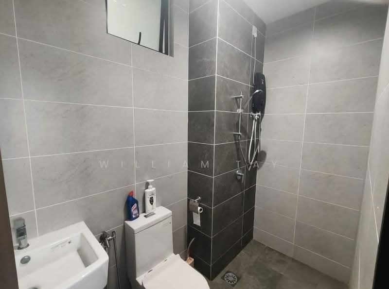 Servis Apartment untuk Dijual di Twin Tower Residence - William Tay - Bathroom - PropertyGuru.com.my