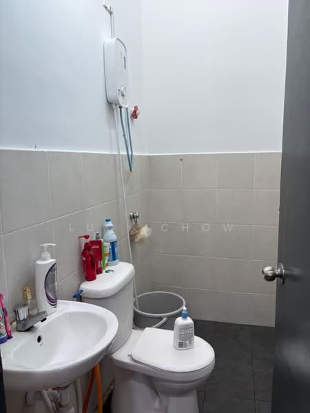 2-storey Terraced House for Sale in Taman Scientex Rawang (Rawang) - Lucy Chow - Bathroom - PropertyGuru.com.my