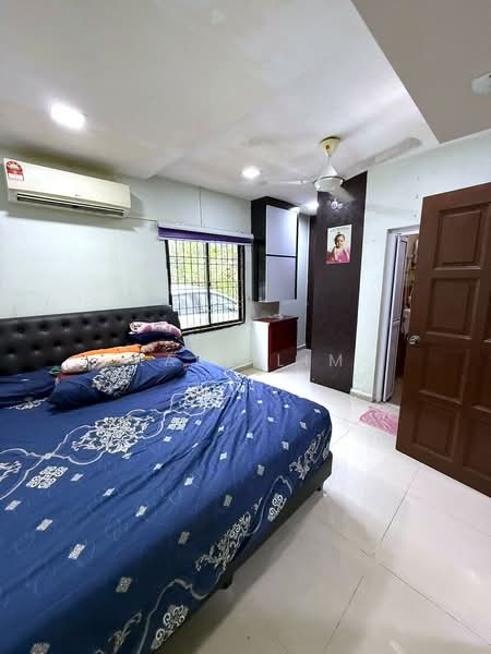Rumah Teres 1 Tingkat untuk Dijual di Taman Puteri Wangsa (Ulu Tiram) - Karl Lim - Bedroom - PropertyGuru.com.my