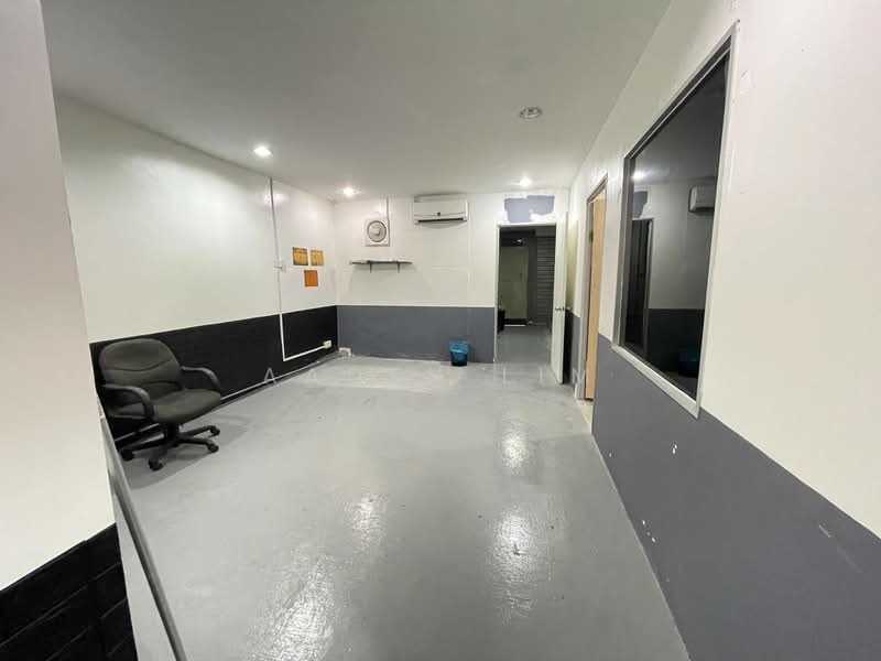 Office for Rent in Bandar Putra Permai (Seri Kembangan) - Aaden Lim - Interior - PropertyGuru.com.my